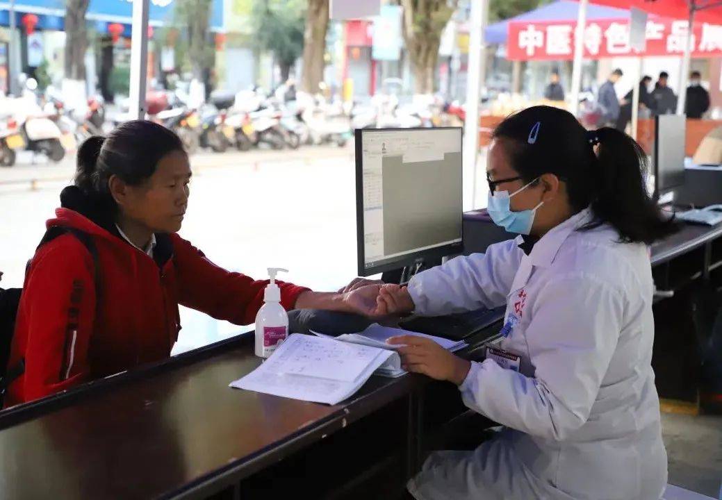 健康体重管理年”暨“中华五千年 首诊看中医”品牌日活动米乐m6网站【卫生健康】景谷中医医院举行2025年“(图3)
